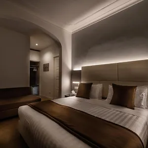 Trinita Grand Rom