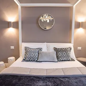 לינה וארוחת בוקר Cardilli Luxury